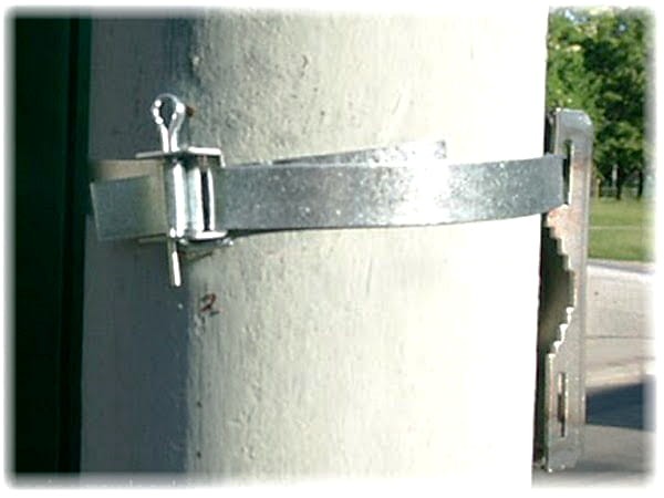 UCHWYT OBUDOWY NA SŁUP BRP-20W-1354052