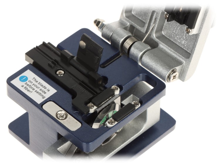 NÓŻ DO WŁÓKIEN ŚWIATŁOWODOWYCH FC-XK6S/B-1623010