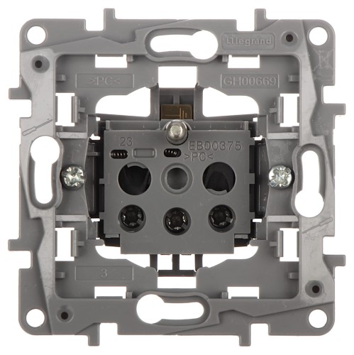 GNIAZDO POJEDYNCZE LE-764537 Niloe 230V 16A IP44 LEGRAND-1334482