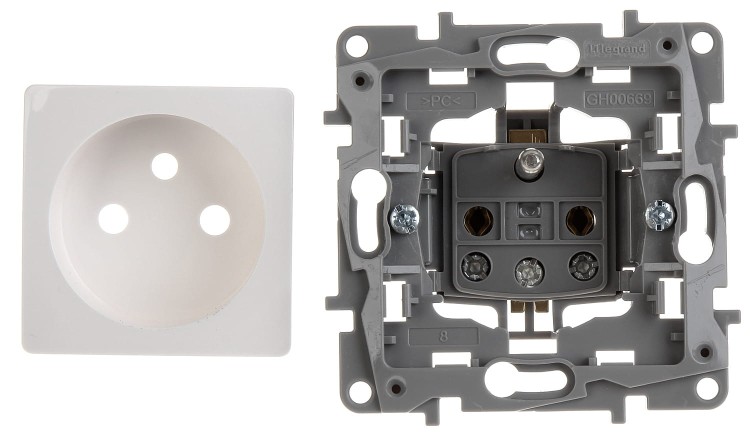 GNIAZDO POJEDYNCZE LE-764540 Niloe 230V 16A LEGRAND-1347038