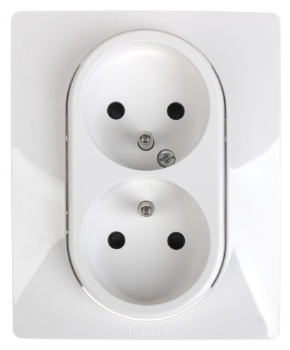 GNIAZDO PODWÓJNE LE-764541 Niloe 230V 16A LEGRAND-1347032