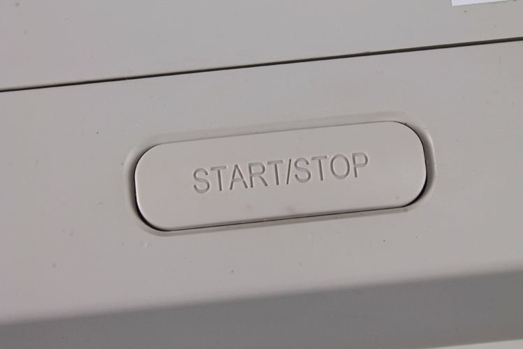 Glover CC-70 – liczarka do bilonu – widok przycisku.jpg